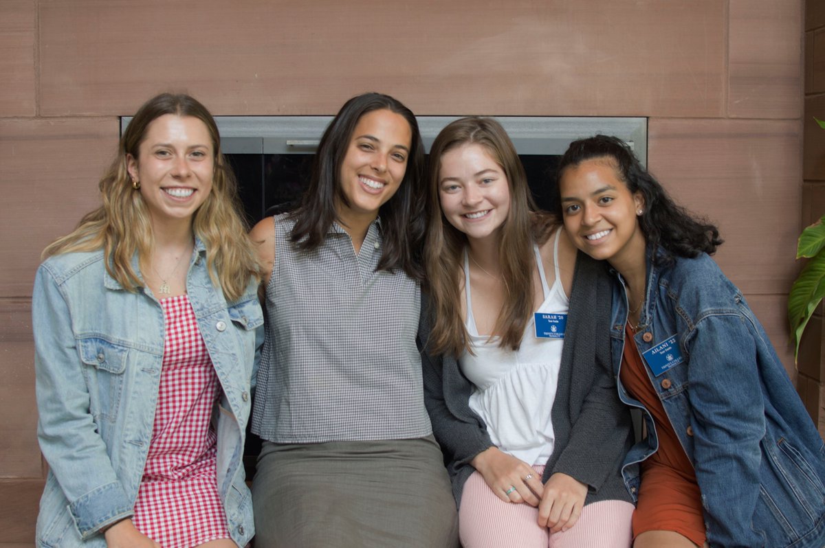 TrinityCollege's tweet image. Where did Gio find Bants on our #TrinColl campus this summer? 🌞

🔬 Researching in the lab @TrinityNeuro 
💻☕️ Working on community research projects at Peter B&apos;s (cc: @TrincollCHER/@trinitylibrary)
👟 Giving tours w/ #TrinColl Office of Admissions