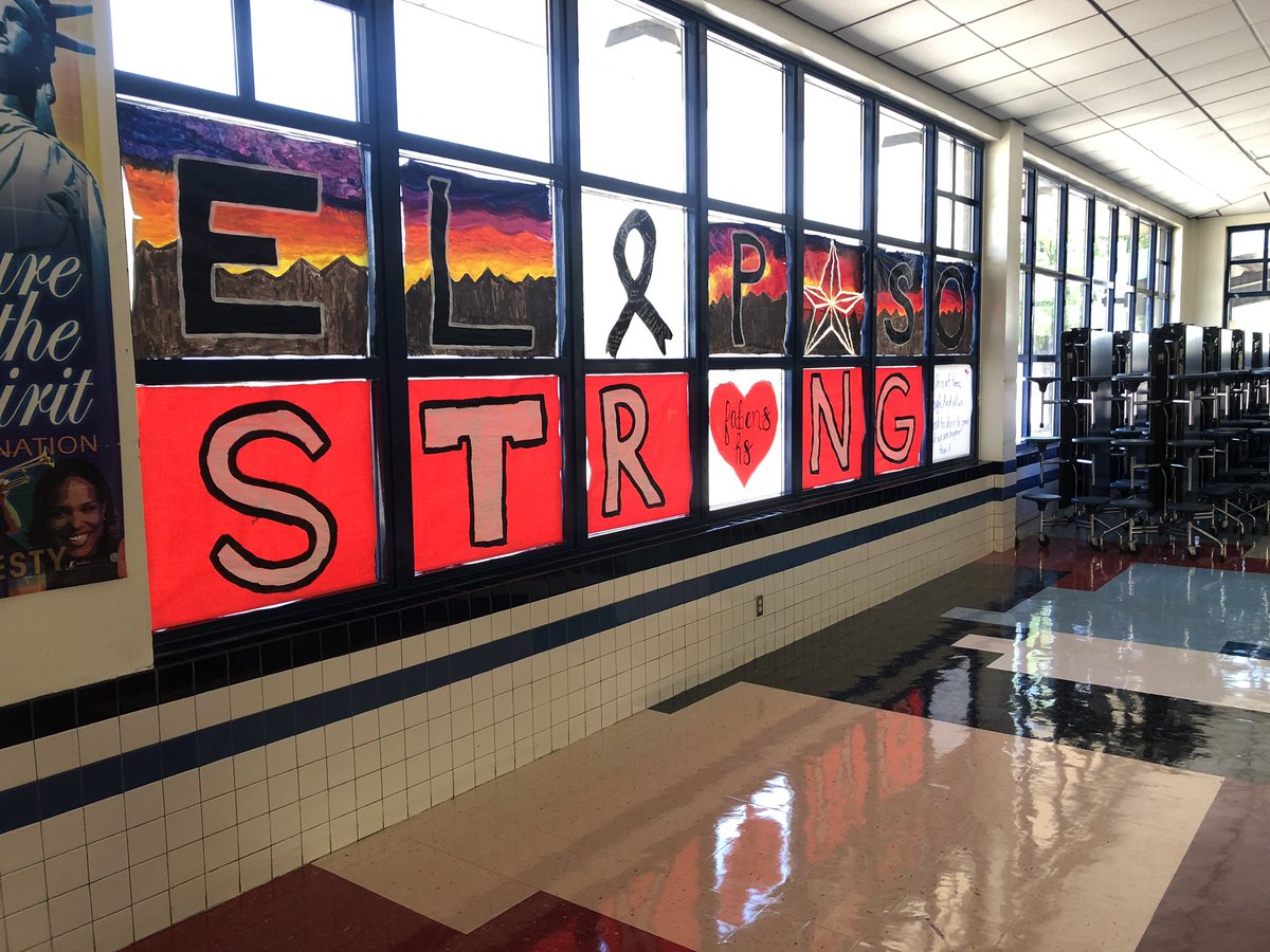 FHS_StuCo1920's tweet photo. Sending our love from Fabens High School #ElPasoStrong https://t.co/NFk4wmtLnx