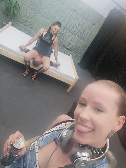 Great works and lots of fun thanks 😘😘❤️❤️ https://t.co/qgrcCLqHiz<a href="/tag/bdsm"class="tags"><span>#bdsm</span></a><a href="/tag/follow"class="tags"><span>#follow</span></a><a href="/tag/fetish"class="tags"><span>#fetish</span></a><a href="/tag/tattoos"class="tags"><span>#tattoos</span></a><a href="/tag/rt"class="tags"><span>#rt</span></a><a href="/tag/mistress"class="tags"><span>#mistress</span></a><a href="/tag/sexybody"class="tags"><span>#sexybody</span></a>