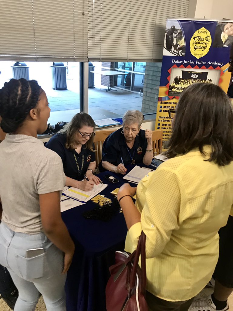 DPDVolunteers's tweet photo. @DallasPD Youth Outreach Unit Volunteers excited to assist with 3rd and final day of the DPD SUMMER BREAK TOUR #GoodTimes @720dufossat @Michelara @DPDCA @AShawDPD @Johnson4Dallas @JoliDPD @pargas8001 @DPYF4Kidz @DPDWest @BlackmonRose @DPDMeshB https://t.co/MIk4fAYYvk