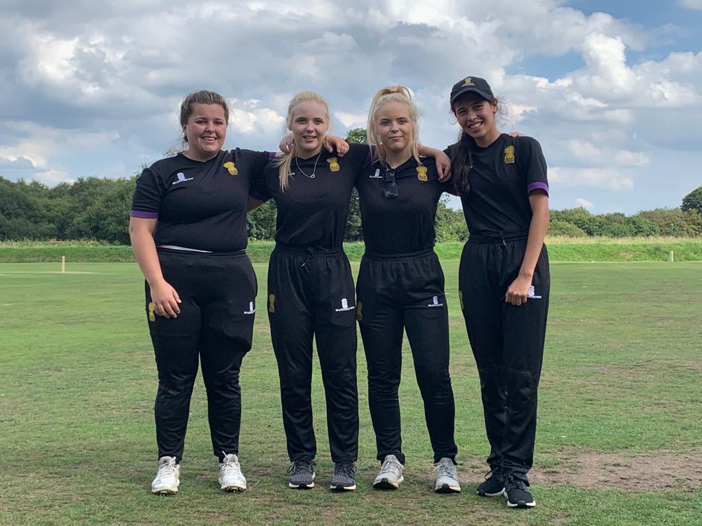 CuretonSusan's tweet photo. What it’s all about 😆 Lovely girls enjoying their last game together 💕 https://t.co/MebiY9TYB7