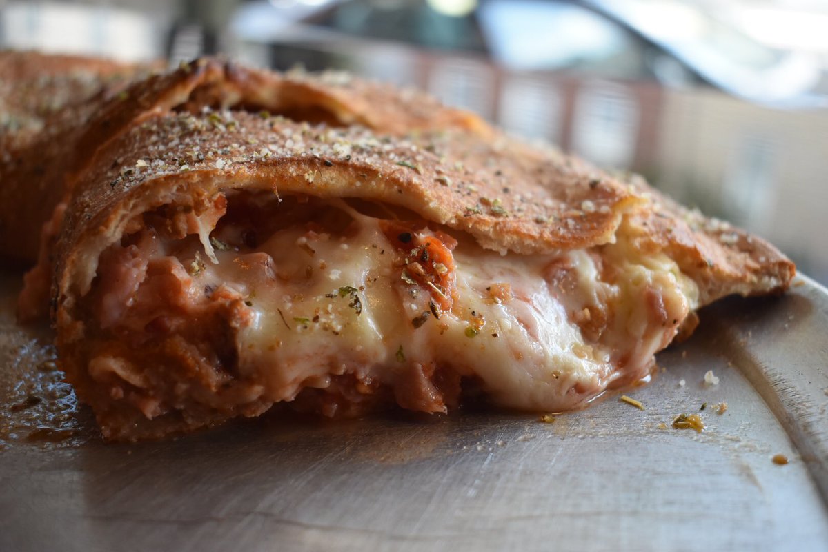 Large Meat Lovers Stromboli to feed the whole fam 😛🍕

Meat Lovers Boli: Pepperoni, Sausage, Ham, Ground Beef, Bacon, Sauce + Mozzarella 

Stop in and order, or call for pickup or delivery!
(610) 683-1151