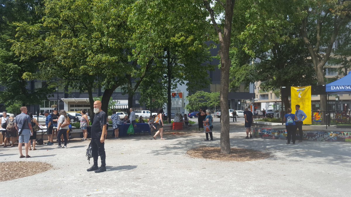 At #CabotSquare waiting for Hannah...<a href="/mtlgazette/">Montreal Gazette</a> <a href="/CBCMontreal/">CBC Montreal</a> <a href="/CTVMontreal/">CTV Montreal</a> <a href="/APTNNews/">APTN News</a> @APTN #DontCutYourLifeShort
