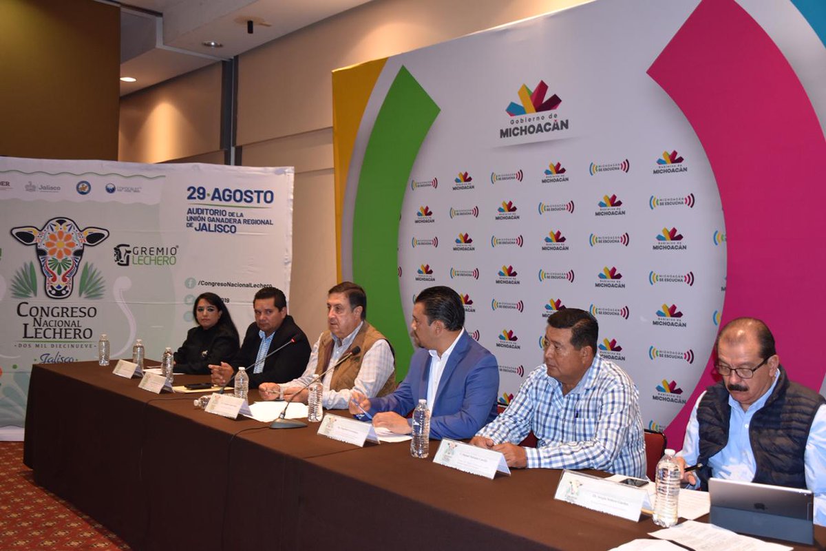 salvarezmor's tweet photo. Rueda de prensa en la Casa de Gobierno de  Michoácan dónde se dieron a conocer los detalles del Tercer Congreso Nacional Lechero a celebrarse el 29 de agosto en la UGR de Jalisco.  @CNOG_MX @gremiolechero @Sedrua_MICH @CNL_2019 https://t.co/8drJXFLMvR