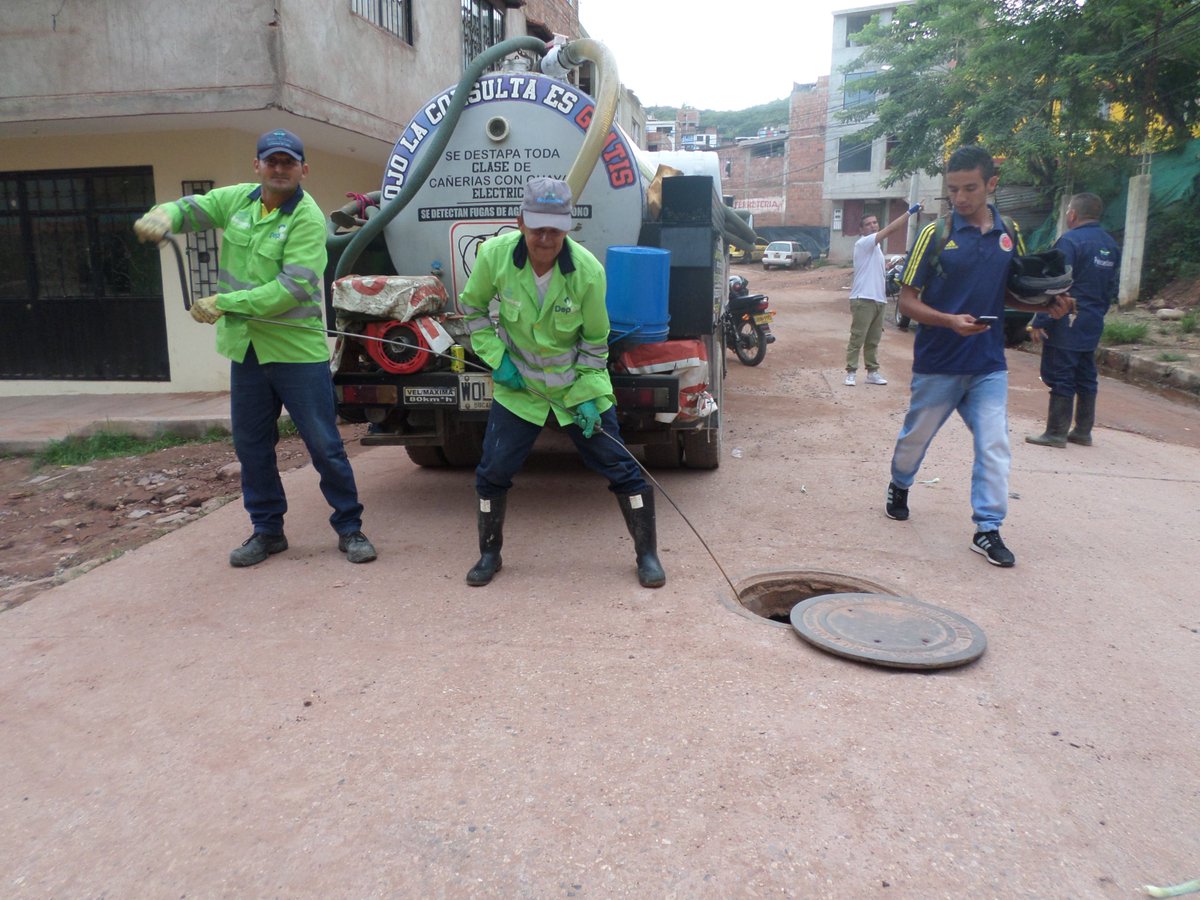Piedecuestana_'s tweet photo. Avanzaron de manera positiva los trabajos de mantenimiento preventivo y correctivo realizados por la #Supervisión de Redes de la @Piedecuestana_  en los meses de #Junio y #julio

👉🌐   https://t.co/T9pi5O5UXR https://t.co/1EI7e7LMvA