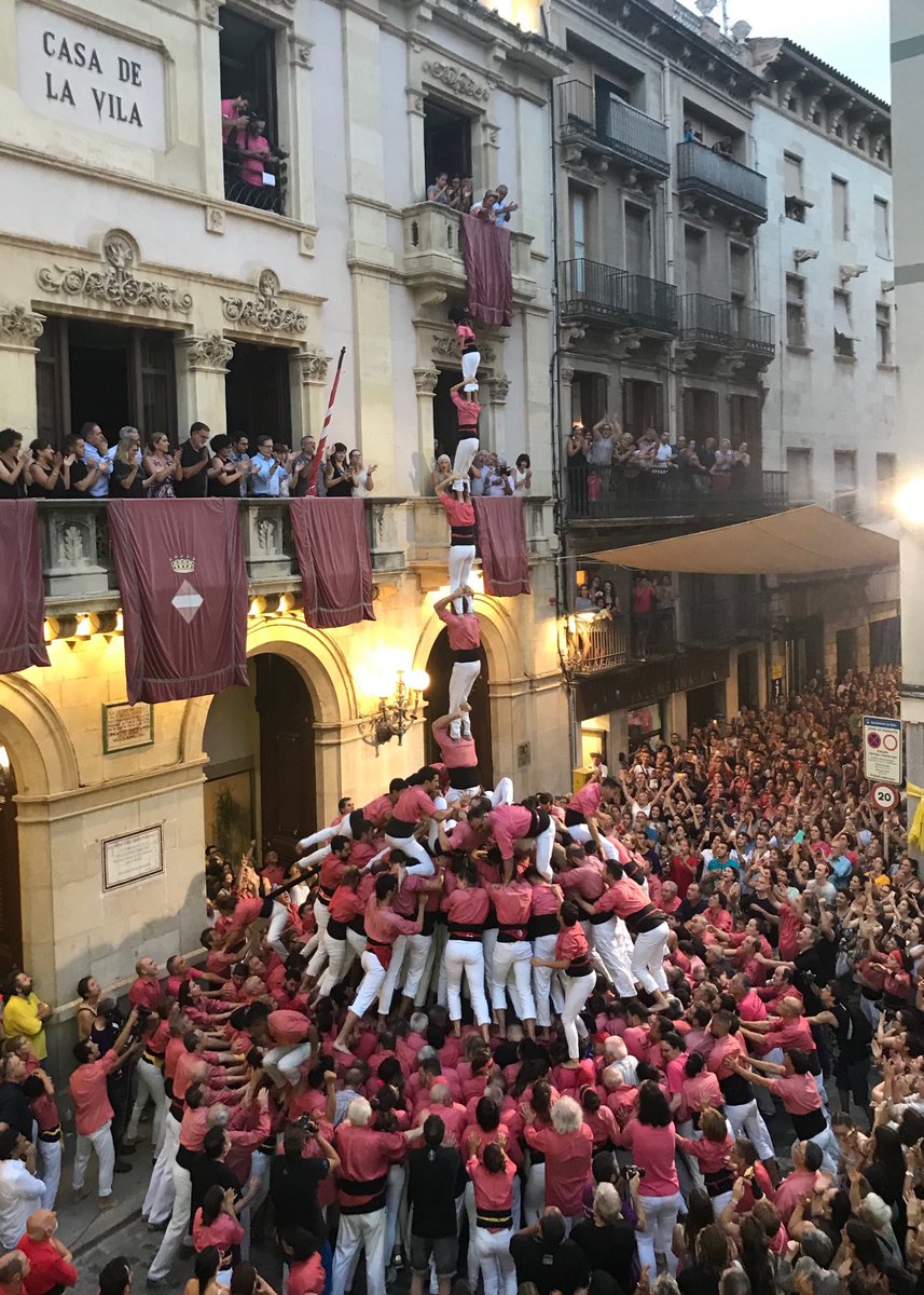 collavella's tweet image. És un bon moment per recordar la gran actuació d'ahir a la Diada de Firagost: 5d9f, 4d9fp, 2d9fm i p7... i tot descarregat! 

Enhorabona a tots els #castellers i #castelleres per la feinada feta aquests últims dies! Seguim! 

#ADNCollaVella #castellers