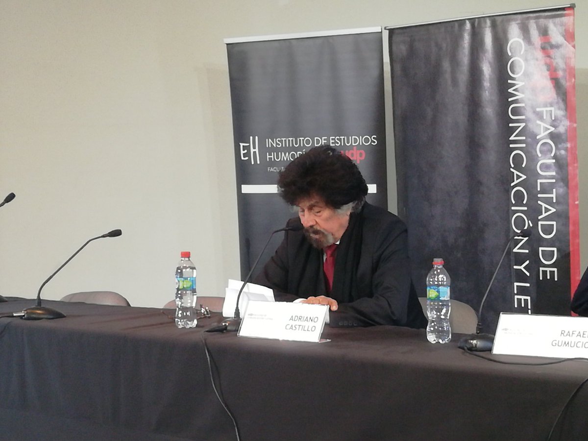 [Congreso Chileno del Humor] <a href="/AdrianoActor/">Adriano Castillo Herrera</a> entrega unas palabras luego de recibir el Premio Nacional del Humor Jorge "coke" Delano en <a href="/PeriodismoUDP/">Periodismo UDP</a> <a href="/HumorUDP/">Instituto Humor UDP</a> <a href="/RiehOnline/">RIEH (Red de investigación y estudios del Humor)</a>