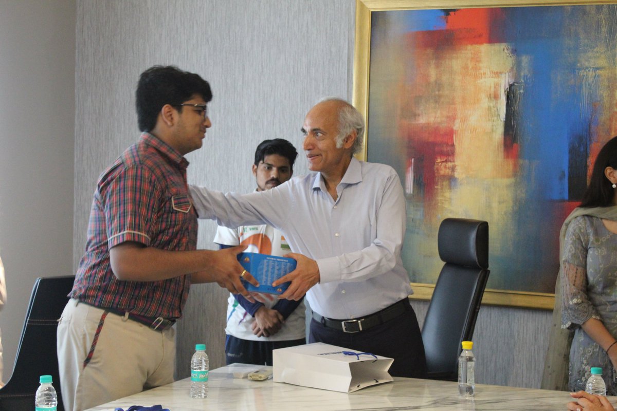 CsrSonalika's tweet photo. Today students of Suraj Bhan DAV- Sonalika Shooting Range met management of #SonalikaCSR. Students have performed extraordinary in recent competitions. Students were accompanied by #sbdav Principal and Staff. Now they are aiming for more trophies and medals in future. https://t.co/eHnAVAtkXb