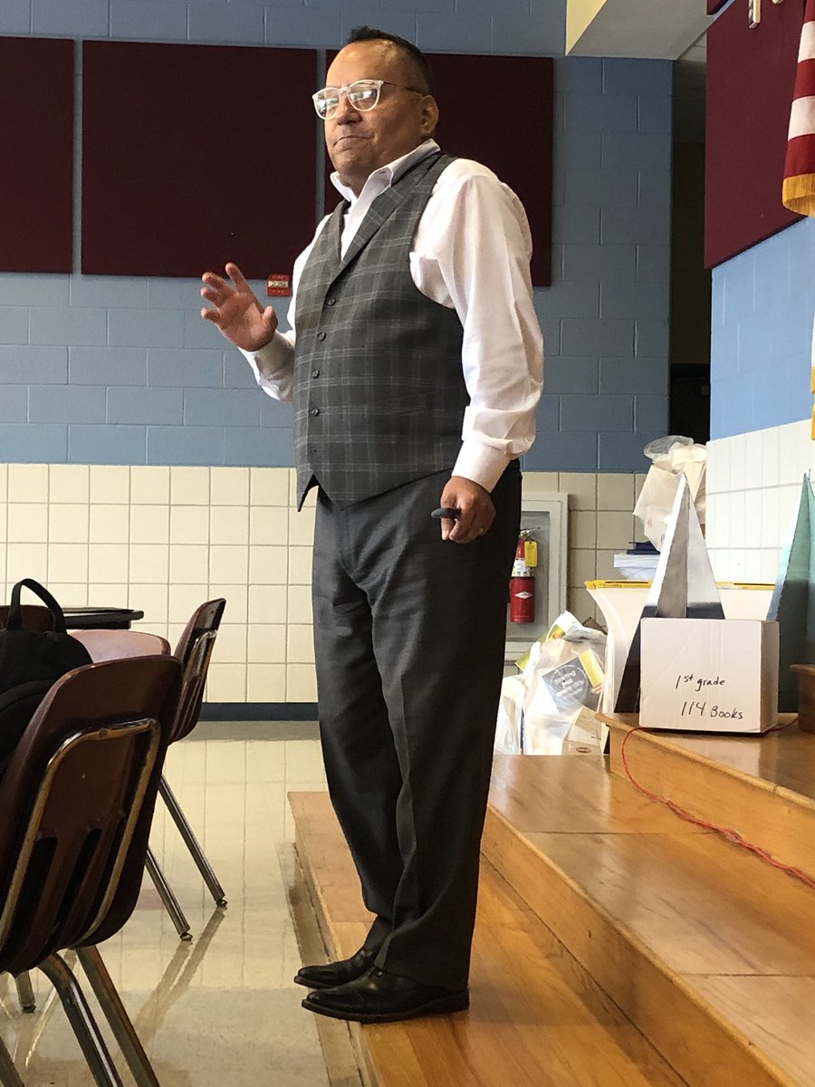 Mayra_Rdz87's tweet photo. Amazing afternoon with @JoseMedinaJr89! #heartofdenton #alexanderelementary #adventureawaits https://t.co/zMpzcfV5LI