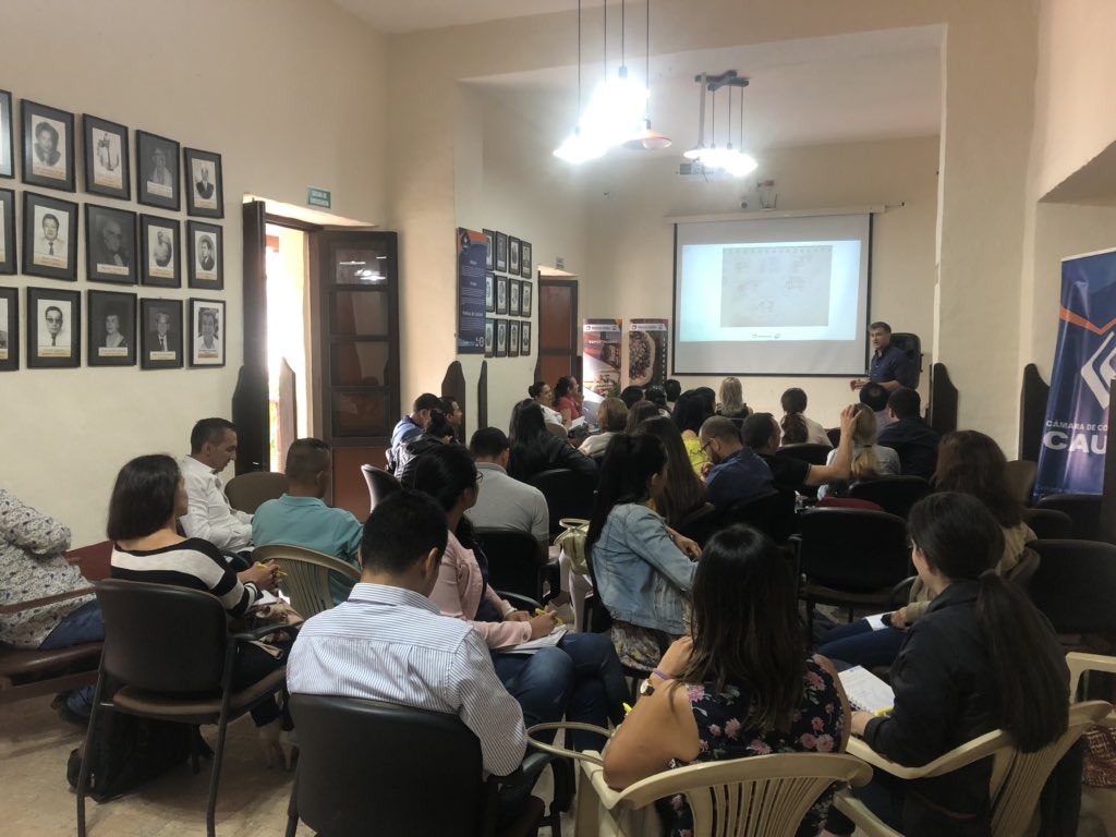 AngelaAlbanV1's tweet photo. Hoy en #Popayan @PROCOLOMBIACO y @CCCauca continúan en el #Programadeformacion #Plancomercial  con el seminario #comoparticipareneventosinternacionales los empresarios caucanos fortaleciendo su estrategia de internacionalización https://t.co/ovL9p23S0B