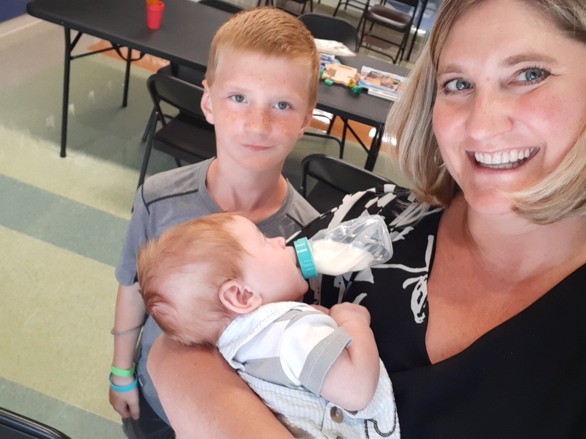 thamilton3456's tweet photo. New student registration @ L&C! Meeting our newest Explorer & his little brother ❤ #ExploringGreatnessTogether https://t.co/VEnLAOb118