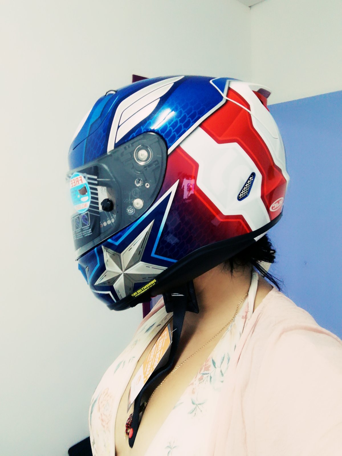 Daura G. on "Casco Capitán América #motoriders #marvel https://t.co/GIDNjzCiD7" / Twitter