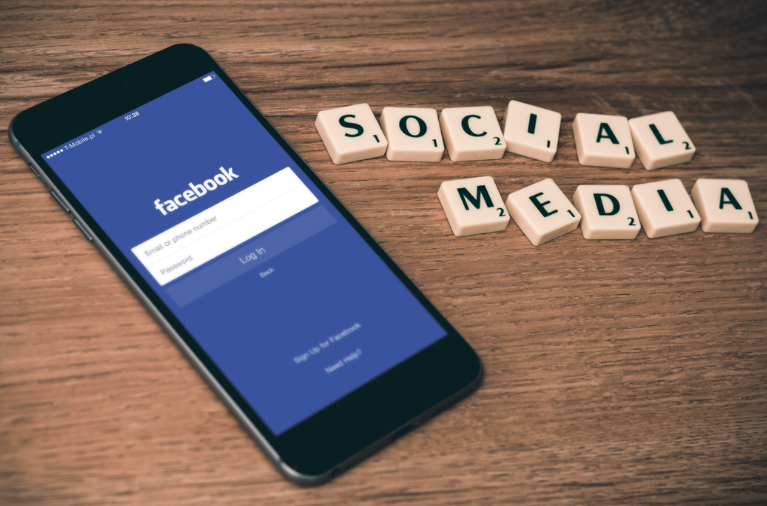 Realize_Online's tweet photo. Want to know how to run a successful @facebook ad? Find out more in our #digitalmarketingblog. https://t.co/NRd7LKvJ0s https://t.co/R28zzztdXM