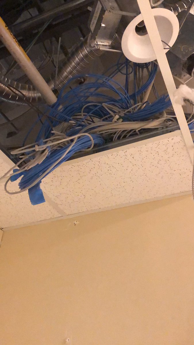 ModCrash's tweet image. When noobs network
