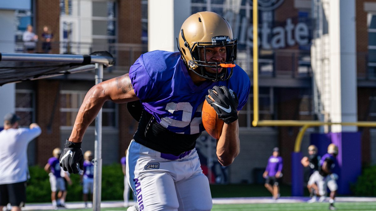 JMUFootball's tweet photo. The Dukes were back on the field Thursday morning for day six of camp. 

📸 https://t.co/PYUbumE8mR

#GoDukes https://t.co/cuLrsfG6KW