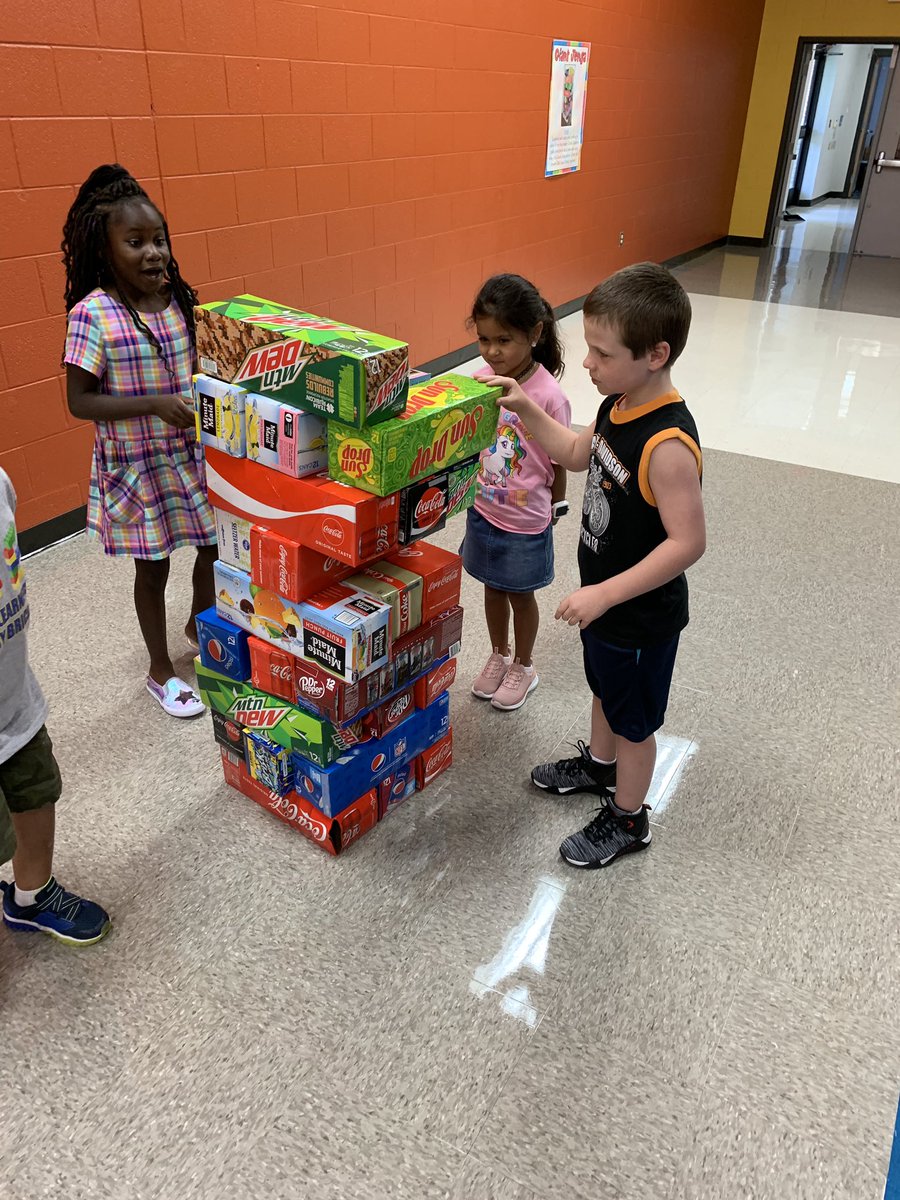 TaliaDaniel3rd's tweet photo. First day fun! LEGO Race, tower competition, puzzles, &amp; life size Jenga!! @JCElem_RCS https://t.co/WeH7mJP7VZ