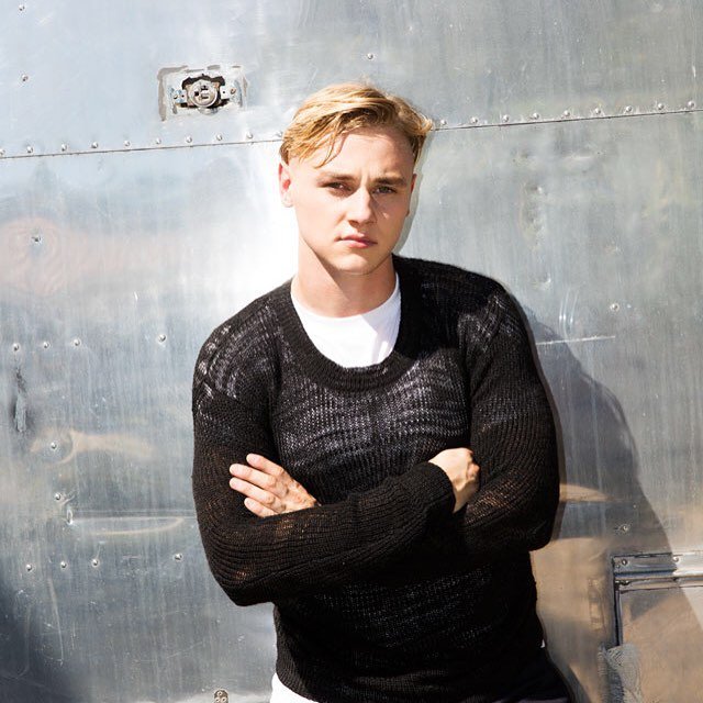 besthardypics's tweet photo. ben hardy photographed by magnus unnar https://t.co/cCwQc7PFOb