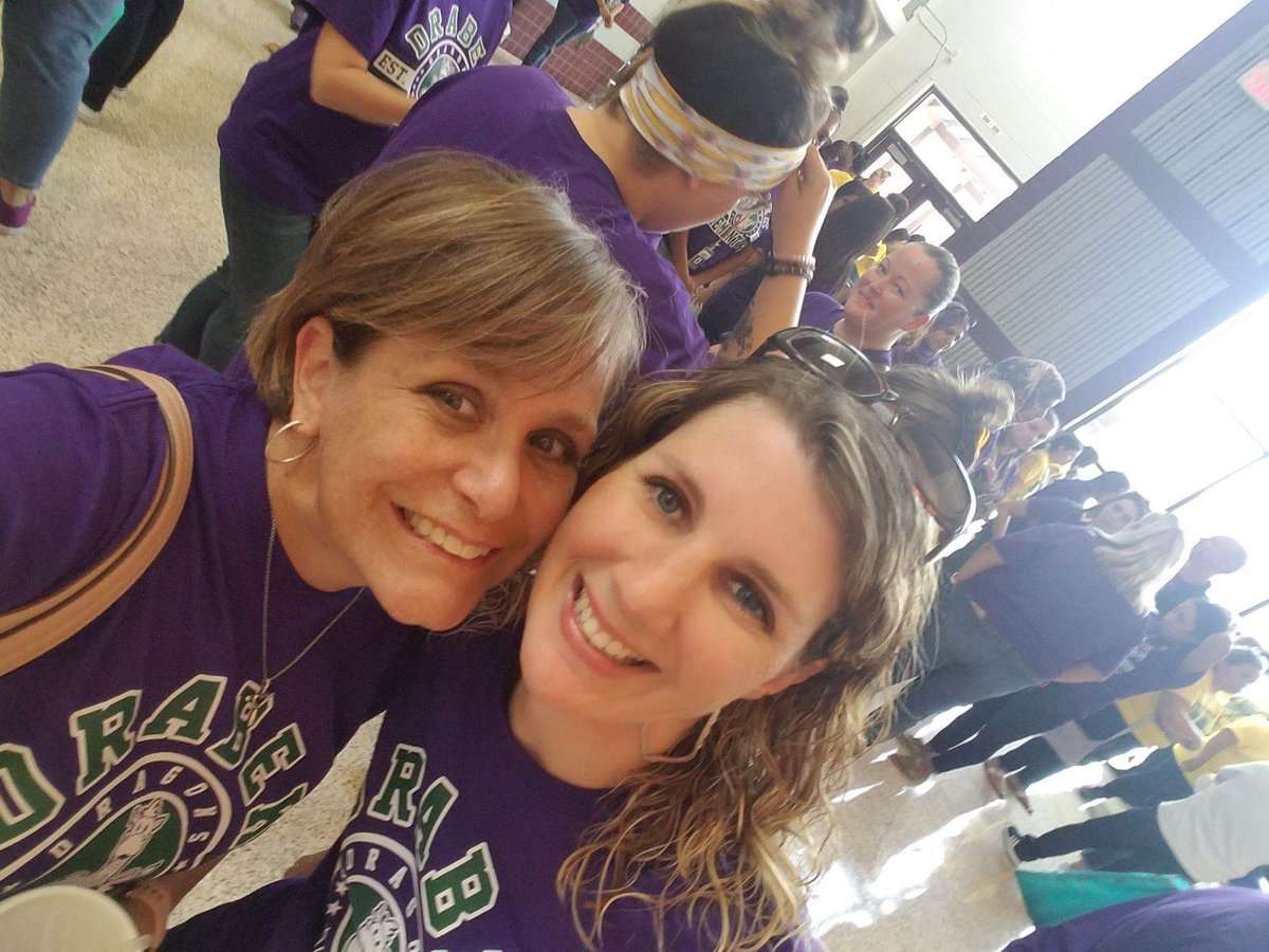 RDE_Dragons's tweet photo. Ready to dive deep into teaching after an exciting #fbisdconvocation19 @FBEF_FBISD @FortBendISD https://t.co/iIaQBEVpQi