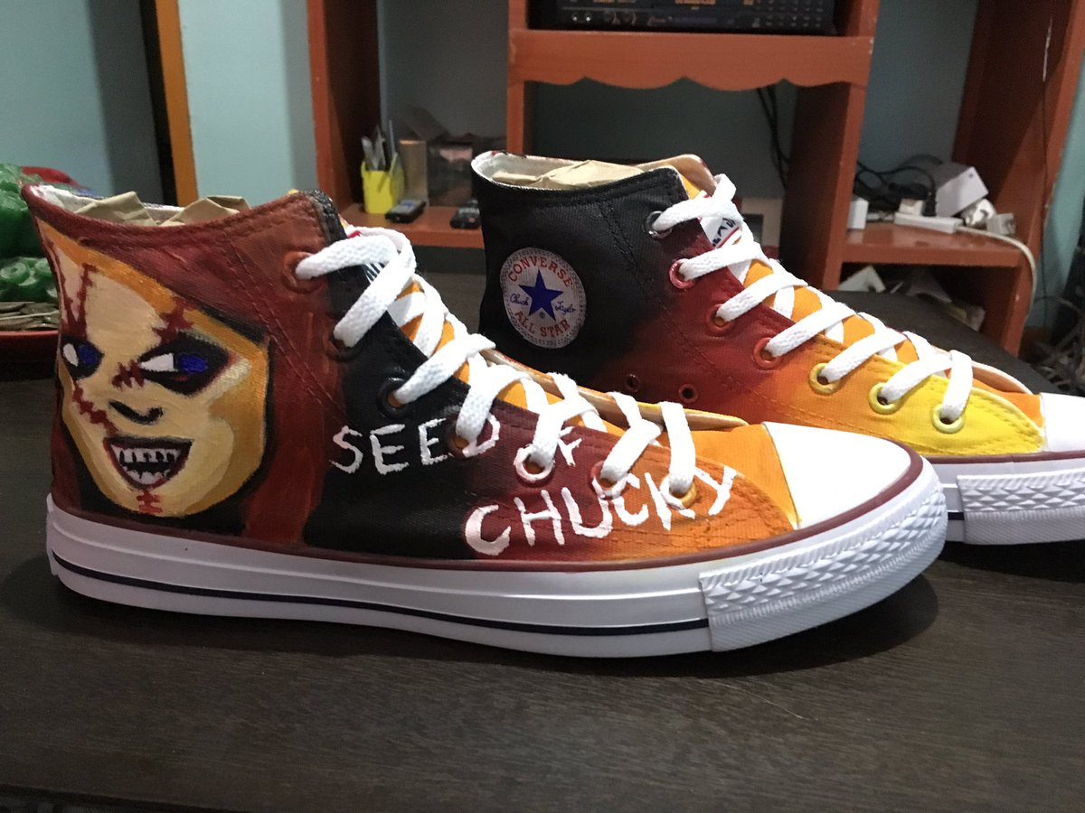 MarkBejoc's tweet photo. Awesome 👏
#chucky #shoes #childsplay #seedofchucky #handmade #paint #custom #gameon #horror #killerdoll #designshoes #cool https://t.co/h3w68mQbXH