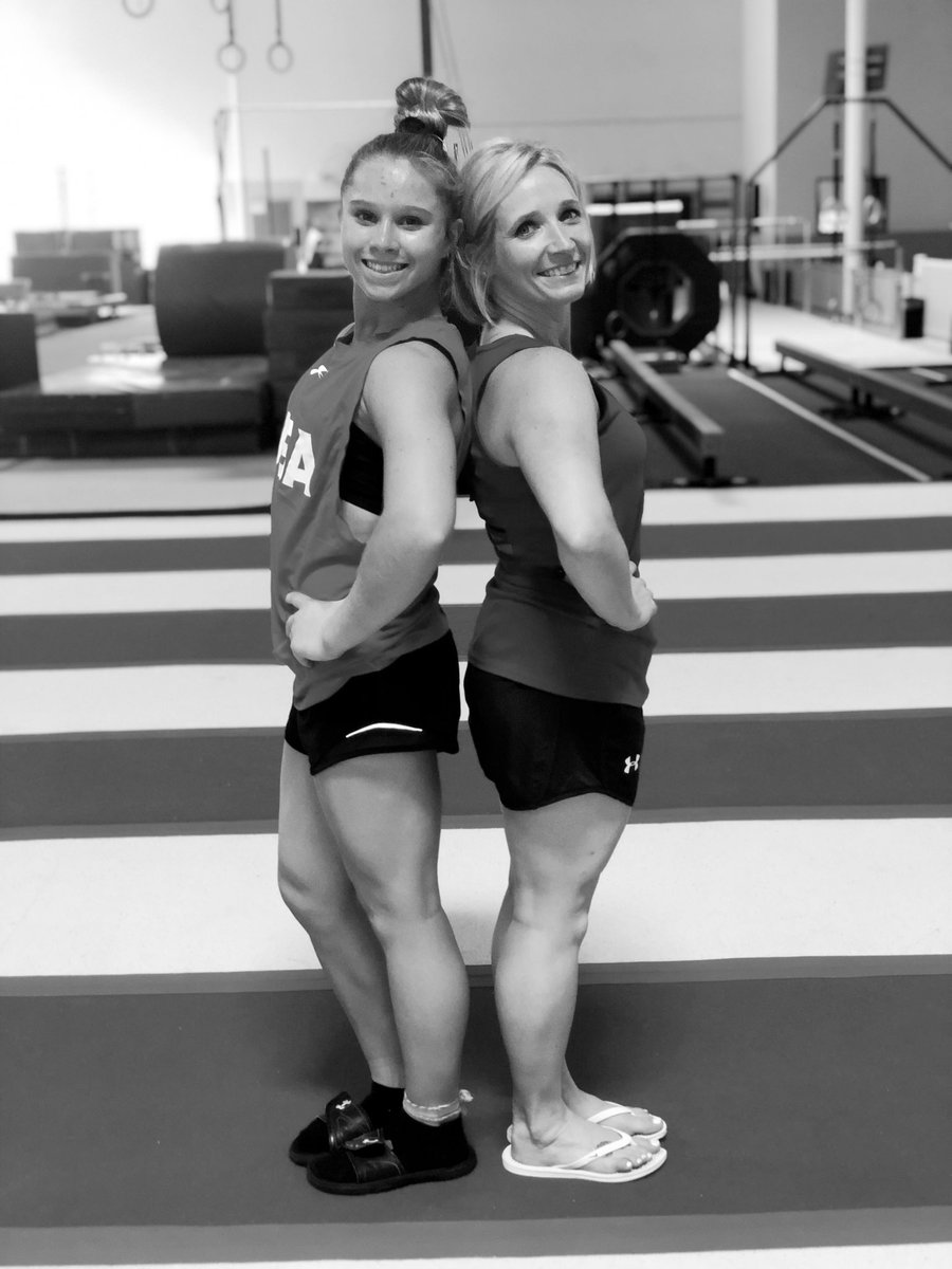 KimZmeskal's tweet photo. 08.08...
it’s Ragan’s birthdate!
Time to celebrate; she's nineteen!
Last year a teenager; hopes it's greater & greater!
🎂#makeitbeautiful #defineyourownsuccess #1teamBIGdreams #dreamertosooner #onyourteamforlife https://t.co/Qk5hGvsMoO