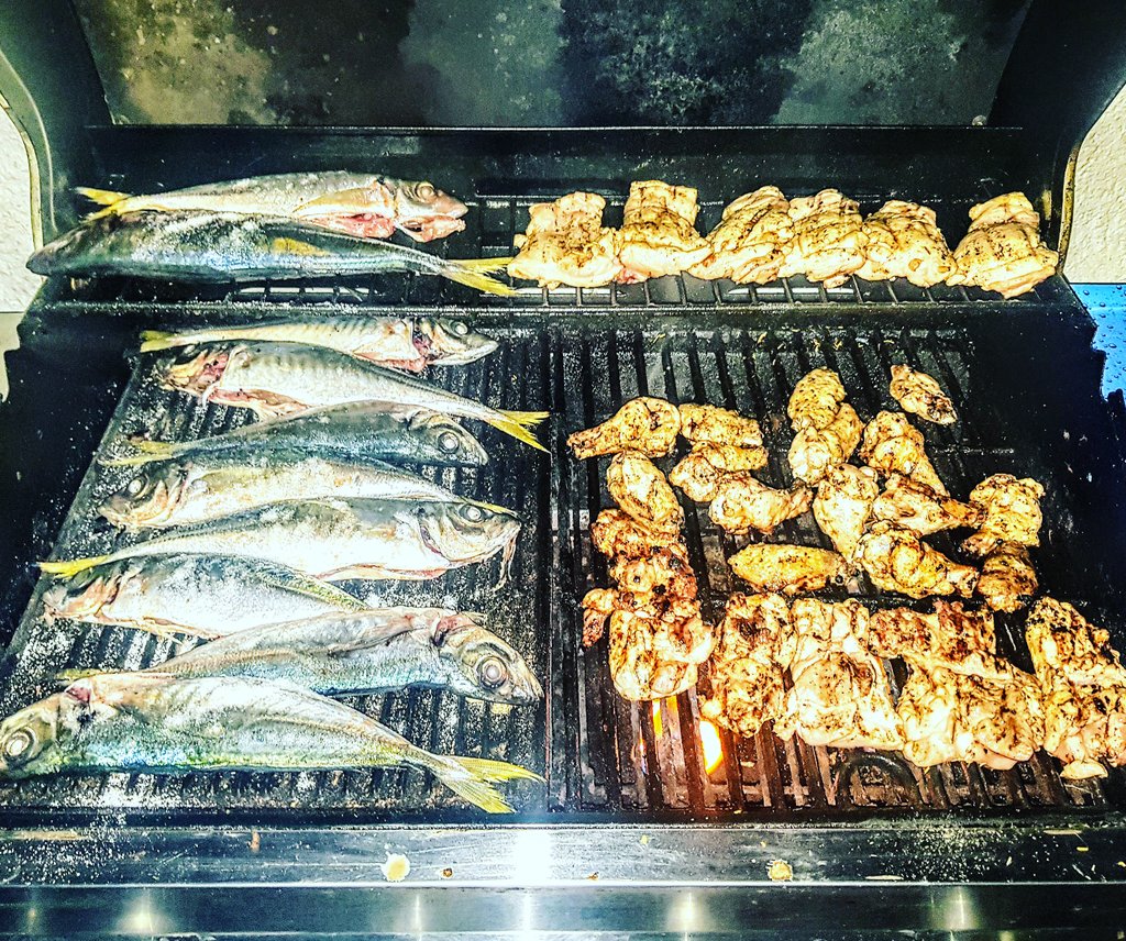 luisemiliofdez's tweet photo. Barbacoa.
#buenasnoches #goodnight #bonanit #gabon #boasnoites #bonnenuit #buonasera #boanoite #goedenacht #godnat #godnatt #goddag #hyvääyötä #dobrywieczór #dobrývečer #dobryvecher #doviđenja #lakunoć #wangDawei #lailahtaíibah #oyasuminasai #night https://t.co/gOQWf7sJls