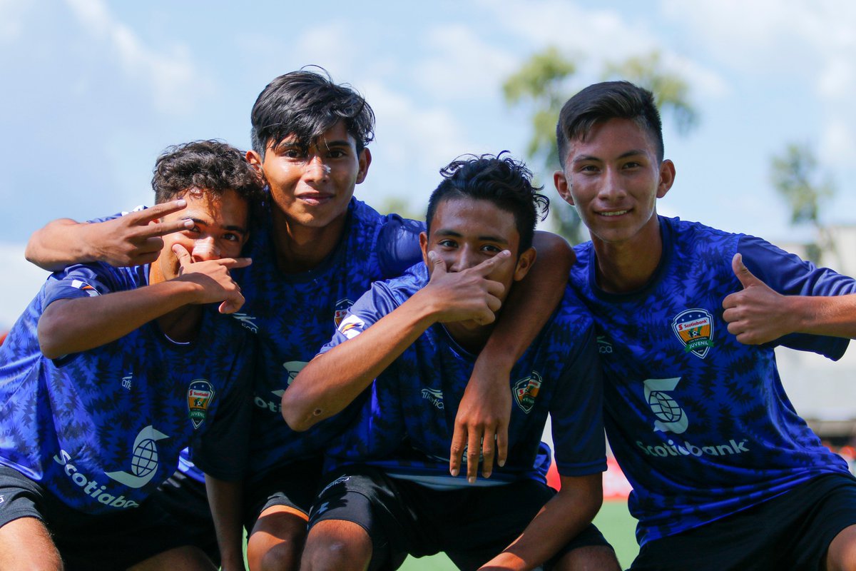 SectorAmateur's tweet photo. #LNJS19 l Así se vivió la jornada 2 de la Fase Nacional de la #LNJS U15😎
Galería completa en:
👉 https://t.co/VmM9rMHBvu
#DondeNaceLaPasión #FMFPorNuestroFútbol @ScotiabankMX @ScotiabankFC @gatorademex @VoitOficial @Edomex @atleticamx https://t.co/PDbKMcIQMc