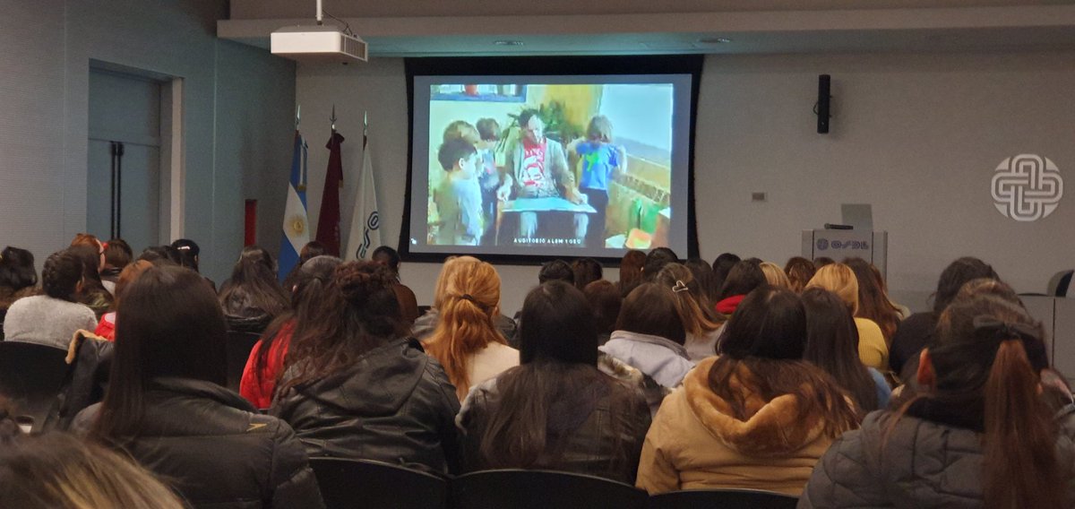 NivelProv's tweet photo. Seguimos capacitando! -Ciclo videoconferencia2019- Método montesori @MEducacionSalta @fguillesaavedra @s_sciesalta @aniberruezo @patriciapinasco https://t.co/E1d7gTHAUc