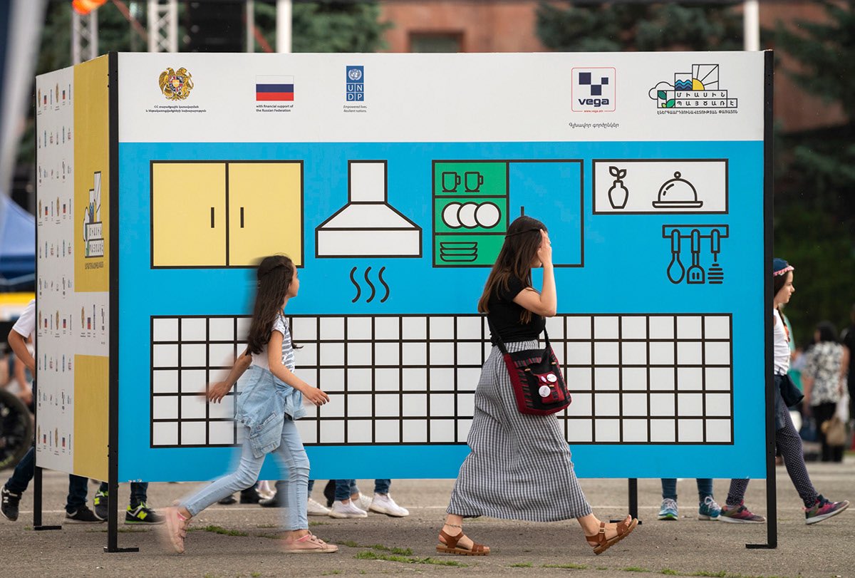 Festive mood, great teamwork &amp; a lot of memories from our recent energy efficiency campaign in #Vanadzor #Armenia. More event photos here: behance.net/gallery/822060…