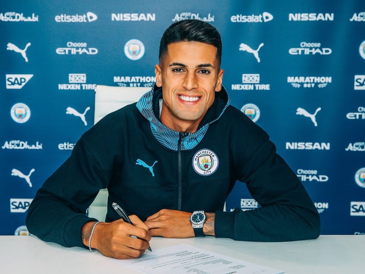 OnlyFutball's tweet photo. Top 5 most expensive Premier League signings of the summer:

🏴󠁧󠁢󠁥󠁮󠁧󠁿 Maguire ➡️ Man. United
💰 £80m

🇨🇮 Pépé ➡️ Arsenal
💰 £72m

🇪🇸 Rodri ➡️ Man. City
💰 £63m

🇵🇹 Cancelo ➡️ Man. City
💰 £58m

🇫🇷 Ndombélé ➡️ Spurs
💰 £54m

🤑 Splashing the cash. https://t.co/BBPfrtxFkO