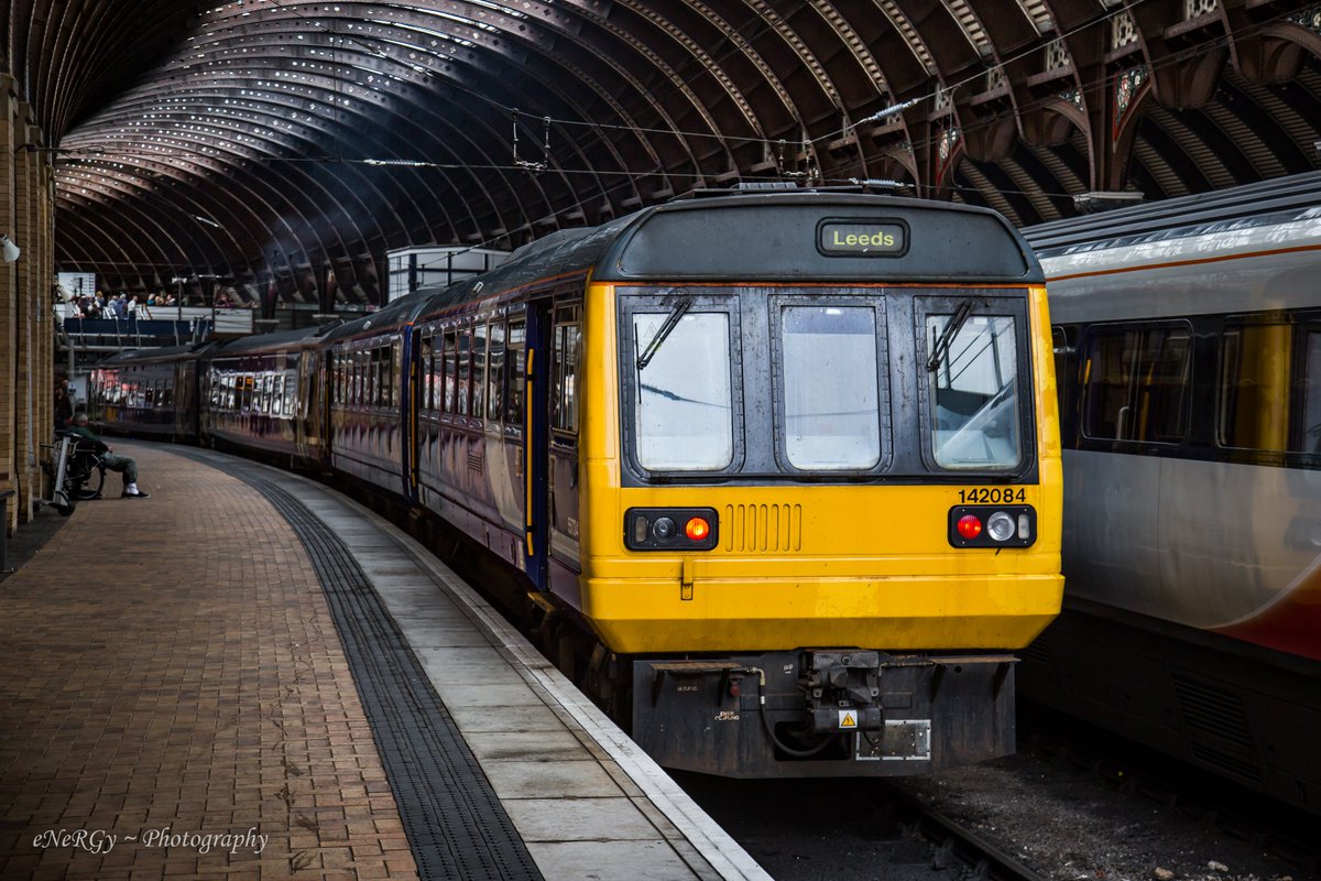deltic17's tweet image. Goodbye to the older Northern fleet. #class142 #Yorkstation #Northerntrains @northernassist I saw this 142 at York last week so grabbed a photograph, they wont be around much longer.