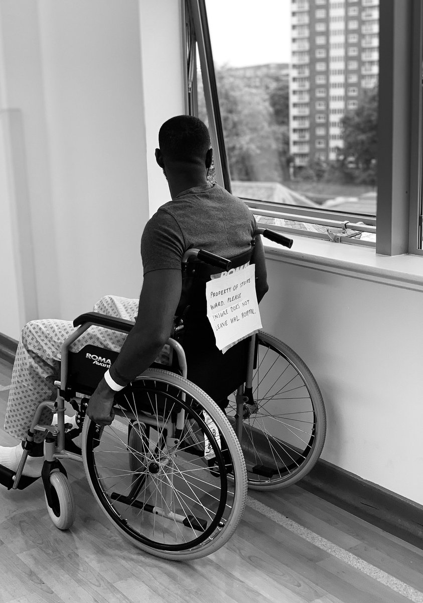 LitchIsDunbar's tweet photo. In the past 4 weeks I gradually lost the ability to walk as all my lower nerves shut off; due to random inflammation in my brain &amp; spine

I’ve dedicated each day in hospital to regaining my strength &amp; learning to walk again

A HUGE thanks to those who messaged &amp; came to visit♥️ https://t.co/IwyFUdsAkd