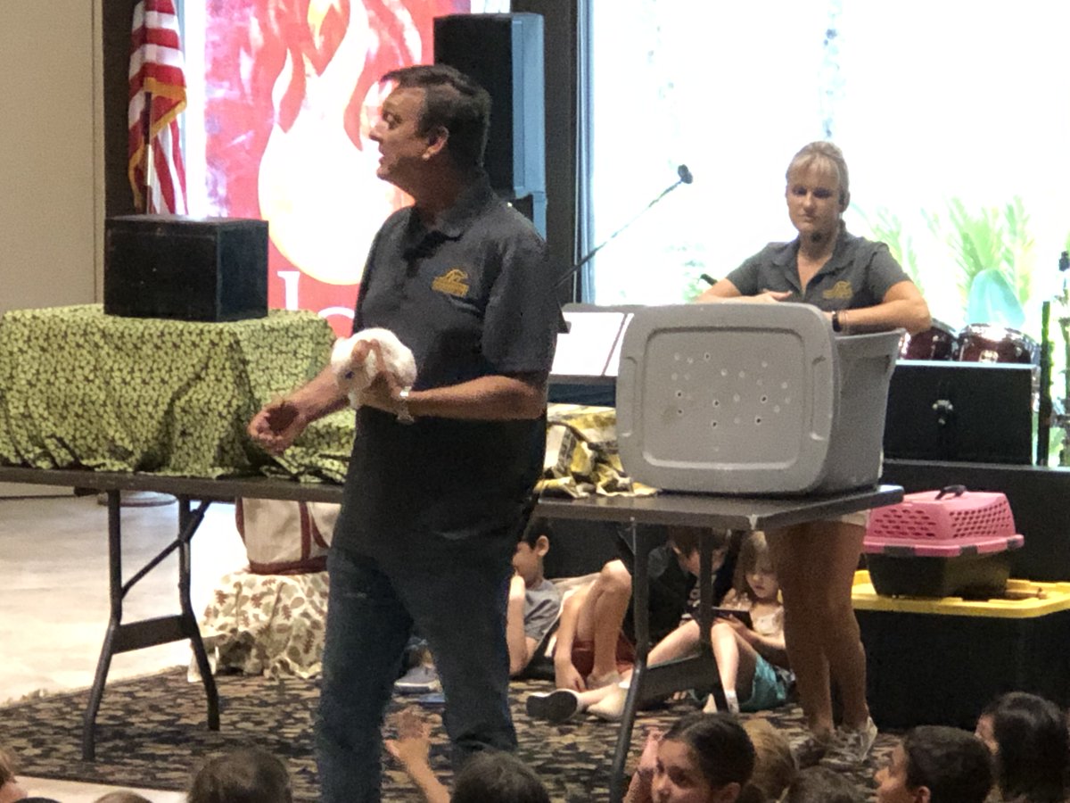 barbarabushlib's tweet photo. Wild Zoofari was a great way to end our Summer Programs! We loved getting to see all the animals and hope you guys did too! 🐓 🐥 🐾 🦎 🐇 🦔 

#wildzoofari #animals #pettingzoo #summerprograms #SRP #community #libraryprograms #HCPL #harriscounty #kleintexas #educational https://t.co/tHVLcfLiJZ