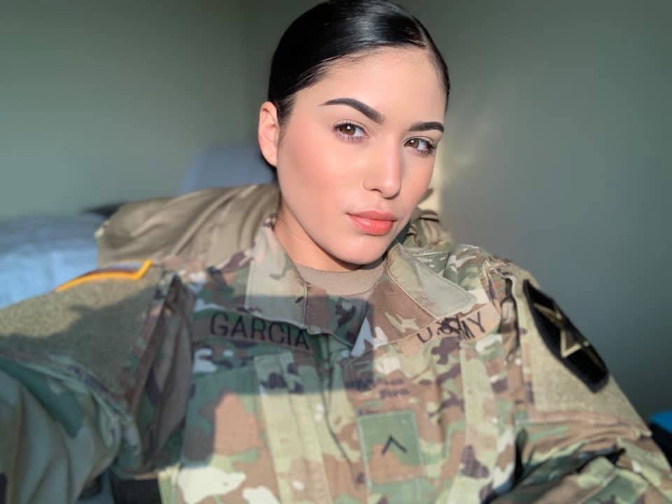 GoArmyDFW's tweet image. Just last year PV2 Garcia was sitting in a high school classroom and today she’s living her best life all the way in South Korea🇰🇷 as a 42A Human Resources Specialist👩🏻‍💻 #Growth #WomenInUniform #Goals #HR #Travel #ArmyRecruiter