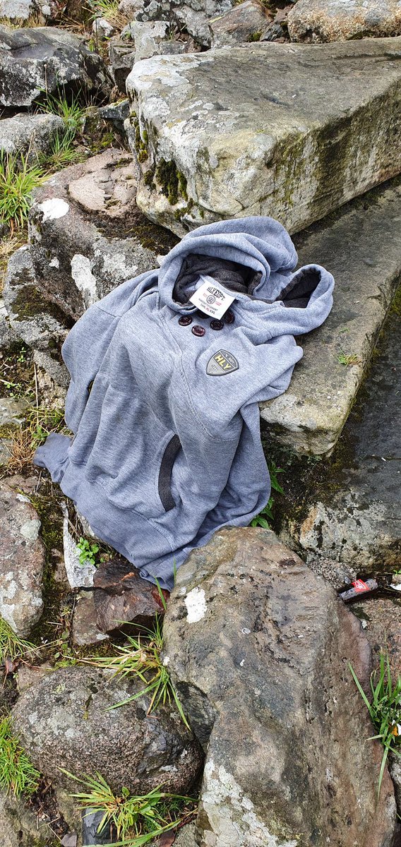 delroacho's tweet image. Loch Doon Castle Tuesday 6th August.  Daughter and I did litter pick to clear as much as we could.  #monumentmonitor