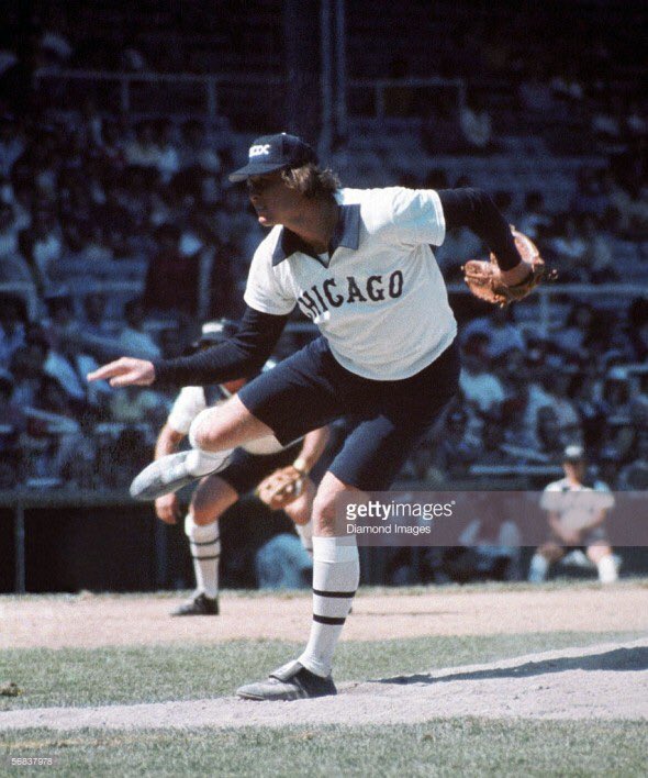bubbaonbaseball's tweet photo. #ThisDayInBaseball 1976

In the first game of a doubleheader against Kansas City, the @WhiteSox take the field wearing shorts. Chicago, after a 5-2 comfortable win in the opener, dons long pants for the nightcap and comes out on the short end to the Royals, 7-1.

#bubbaonbaseball https://t.co/thTxfHMlPX