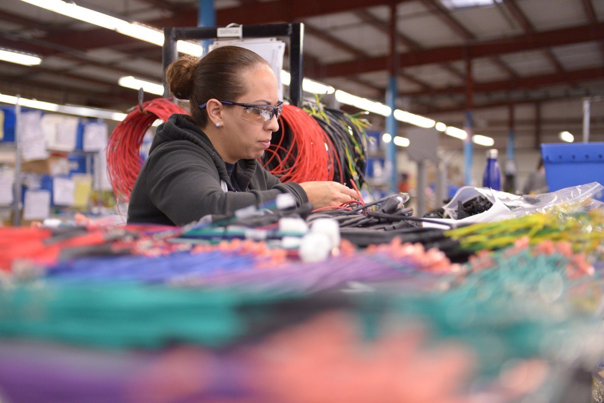 CompassMade's tweet image. Custom design, building, and #manufacturing of wire harnesses for vehicles are more important than ever. We take our time in creating the perfect product for our customers. Visit our website for more on our harness capabilities: ow.ly/bvd350vr4sD