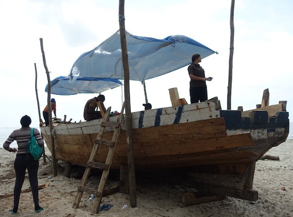 Friday_Face's tweet photo. Delighted to be exploring the rich #maritime #heritage of #bagamoyo with our #bahariyetuurithiwetu project, part of the @rftdnetwork, with @IchumbakiE of 
@Archaeo_UDSM  and Lucy Blue of @sotonarch. @ExeterIAIS 
@Maraakib @urithiwetutz https://t.co/m6XxuNCxDr