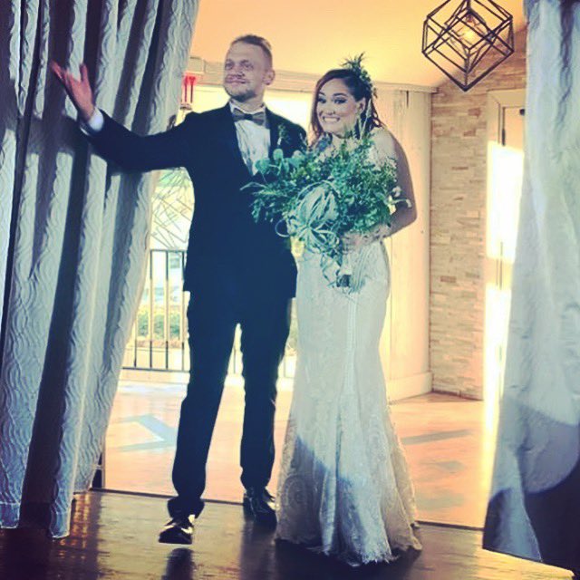 CteenDryer's tweet photo. There may not be a more perfect pic of us. @mattdeangelis22 presenting us into the room and me....being anxious. π€£π€£π€£π€£π€£π€£π€£ #bostondparty #bride #martinaliana #wedding #marriage #bridal
π·: @laurelnyc https://t.co/RGA92HZMBY
