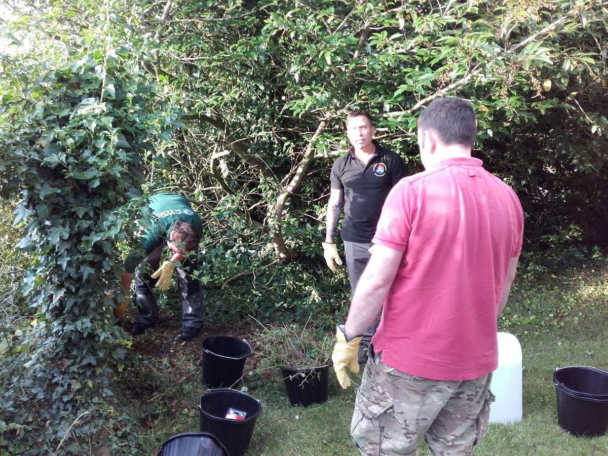 Chrishawes123's tweet photo. Evening spent with @EOHO volunteers and EHHO coordinator at Pickwell cleaning and clearing an @CWGC Headstone. Well done Sally. https://t.co/sboXX5JY1V