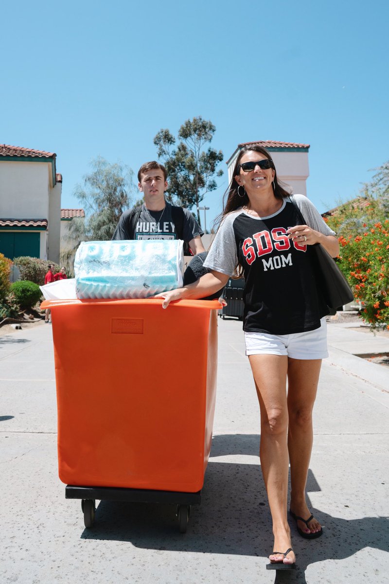 SDSUhousing's tweet photo. Did you take advantage of @collegeboxes like Amanda? No worries if you didn’t, we have bins you can check out to move in your belongings! Our $100 gift card giveaway is still open, enter by posting a photo of yourself getting ready for #AztecMoveIn! 📦 #sdsu2023 #SDSUbound #sdsu https://t.co/fgu0czwmSB