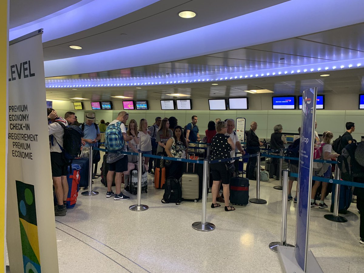 WSJunit56's tweet image. It’s bitter sweet leaving jamboree, we never want to end the experience but we also really want a hot shower and our own bed! Two 12 hour plus coaches in the last 72 hours and were ready for a proper sleep 😴#UK24WSJ