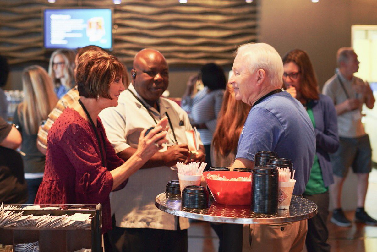 Bambalina1993's tweet photo. "Provide specific examples of the performance you expect. The language of leadership varies in interpretation by generation, gender, and geography.” - @jasondorsey #GLS19 https://t.co/FXUpjQalgT