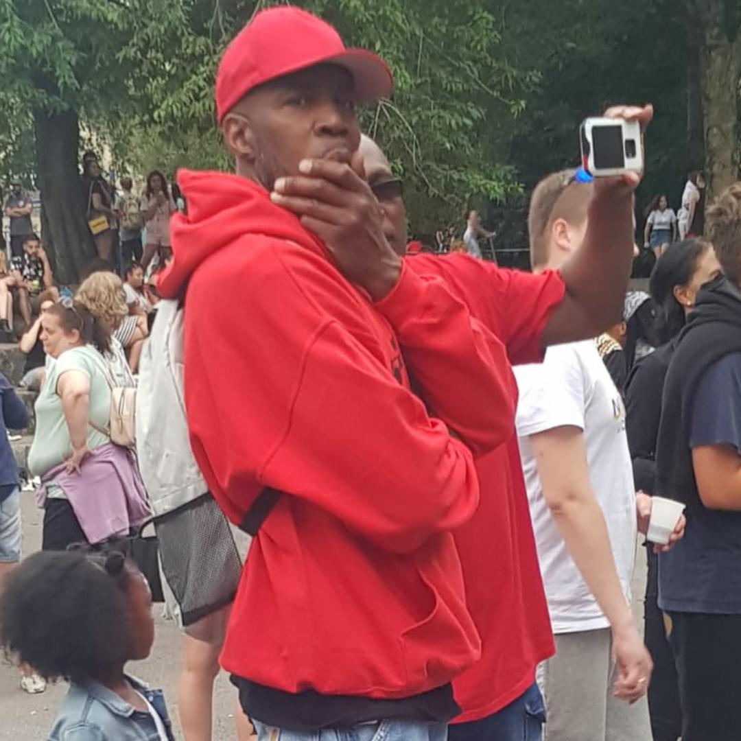 BackBoneRecUK's tweet image. What?! @onekinsman repping Backbone Recordings @StPaulsCRNVL last month. Good times always had 👌🏾

#throwbackthursday #tbt #stpaulscarnival #backbonerecordings