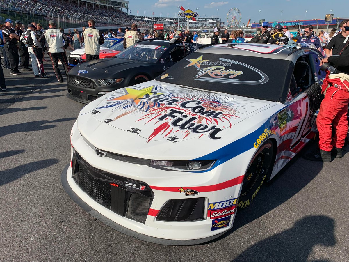 MagneShade's tweet photo. @StarcomRacing and @landoncassill looking good while sporting the new Magne Shade on the #00 car! 

#magneshade #nascar #racing #starcomracing #usa https://t.co/S2B1Ammko6