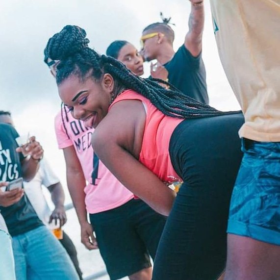 zele_events's tweet photo. If she doesn't stick out her tongue, d wine no good! 😜
#Thirty1
___________
Tickets start at $150 😱
Saturday 31st August
#11 Cipriani Blvd
6pm-11pm
FREE White Oak 😁
Tickets out NOW via committee members or call 703-2949 for more info
___________
#zèleevents
#HouseOfSiete https://t.co/ZVhjMLR5W0