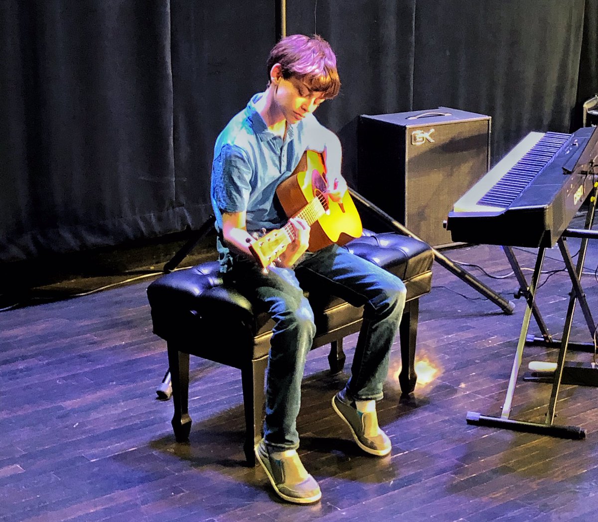 B2RNorthbrookIL's tweet photo. #TBT to our Spring Showcase! Enroll now so you can participate in our upcoming Winter Showcase!

#bachtorock #bach2rock #b2r #b2rnorthbrook #music #rockband #guitar #bass #vocals #vox #drums #piano #keys #beatrefinery #band #stage #livemusic #songwriting #recording https://t.co/P2QdEZPSXX