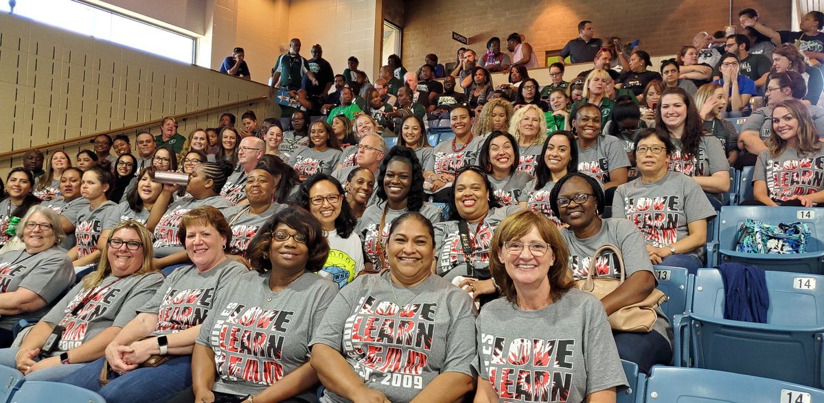 JSES_Stallions's tweet photo. @JSES_Stallions are ready to #Love #Learn and #Lead this school year! ❤✏💡#FBISDconvocation @FortBendISD https://t.co/QTW4qN40rz