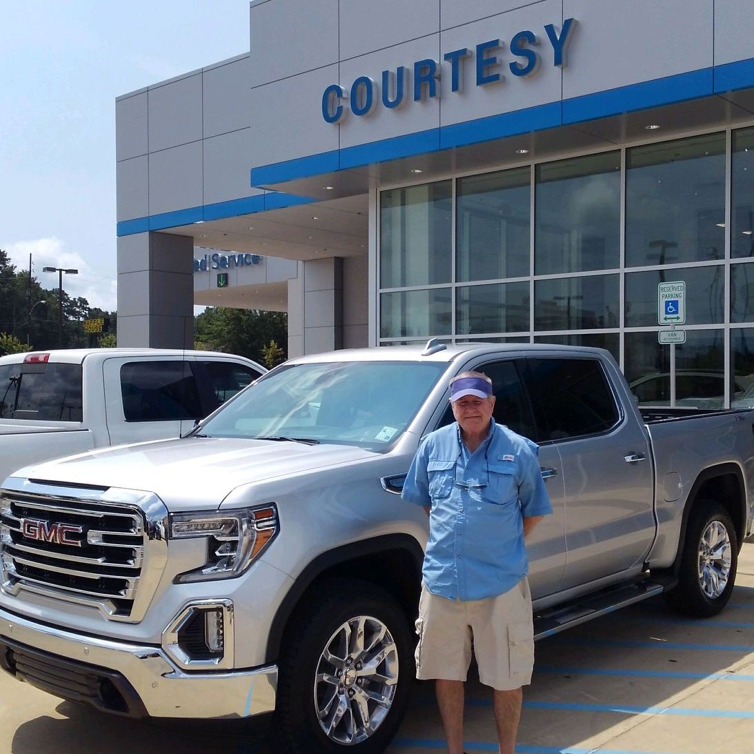 BuyCourtesy's tweet photo. Congrats to Larry Fristoe and Jay Haddox! It’s G M C Sierra time! Both wonderful customers driving off in NEW trucks! Thanks to the one and only Leslie Towns for being the man! #professionalgrade #gmc #sierra #courtesy #ruston https://t.co/9AVsMOfSpl