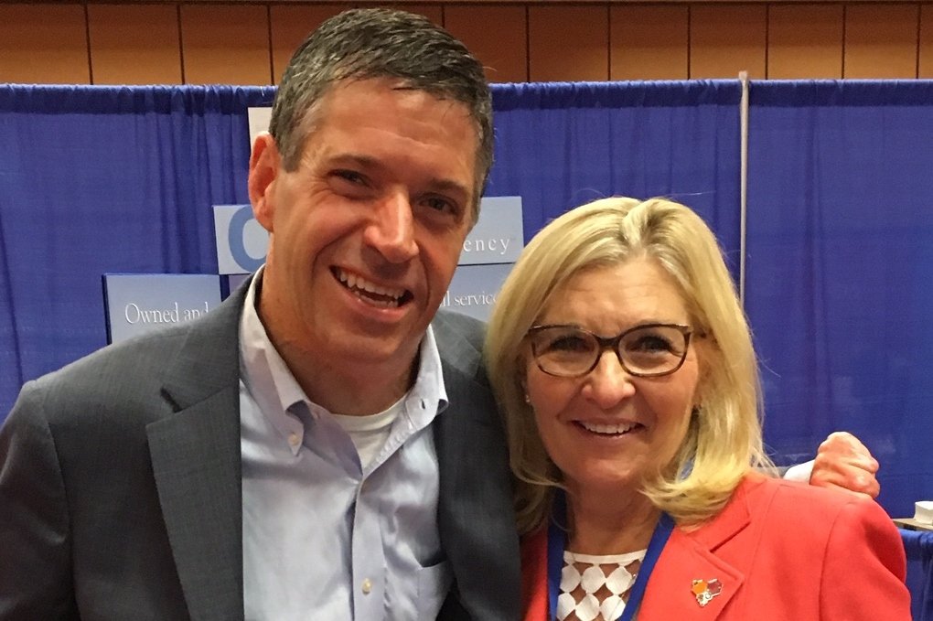 contagiouschang's tweet photo. #OMG and a half!!! Talk about a #changeaworld moment!  @JOLearyInspires me to remember - 'the best of our journey is in front of us' and the importance of 'don't stop believing'.  I choose today to continue to love and discover the best in others! Thank you @explorehs19 https://t.co/AqLjC3ofCj