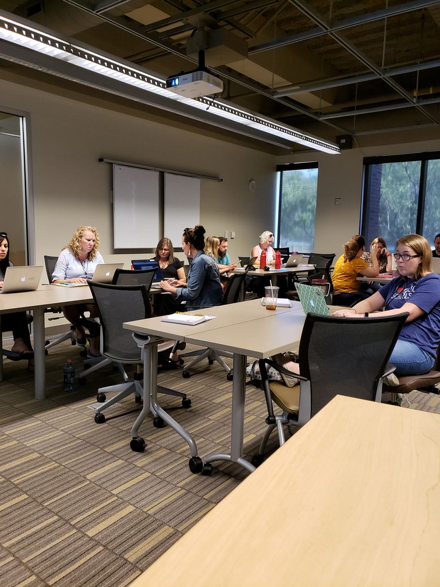 Librari_erin's tweet photo. Still going strong! @robinwalker0701 and myself at the librarian's curriculum day sharing AWESOME resources on makerspaces + design thinking! Link to be shared shortly. #makerspace #designthinking #librarylife #futurereadylibs https://t.co/NVq5AAJEqi